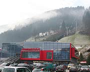 neue Talstation mit Ski-Verleih in Kaltenbach (Foto: Martin Schmitz)